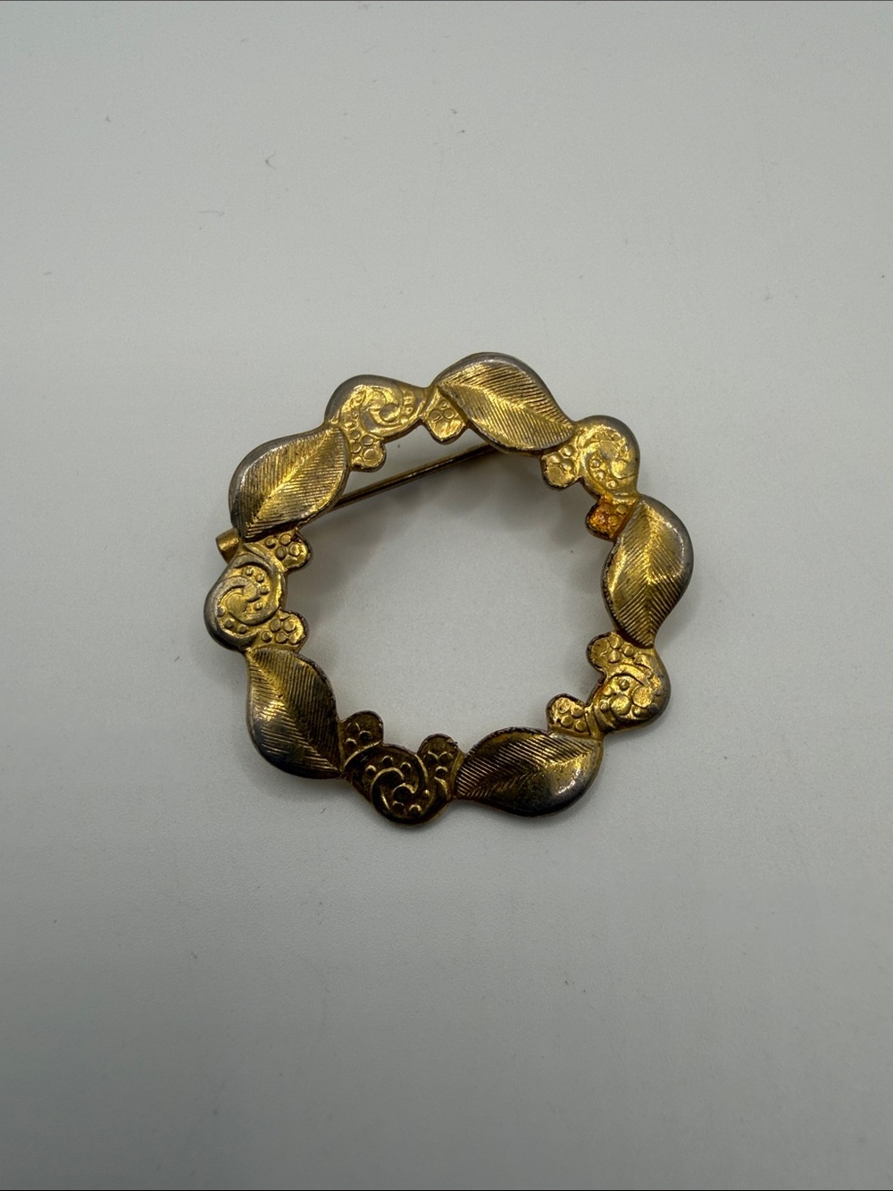 Gold Leaf Circle Brooch - Elegant Women’s Jewelry